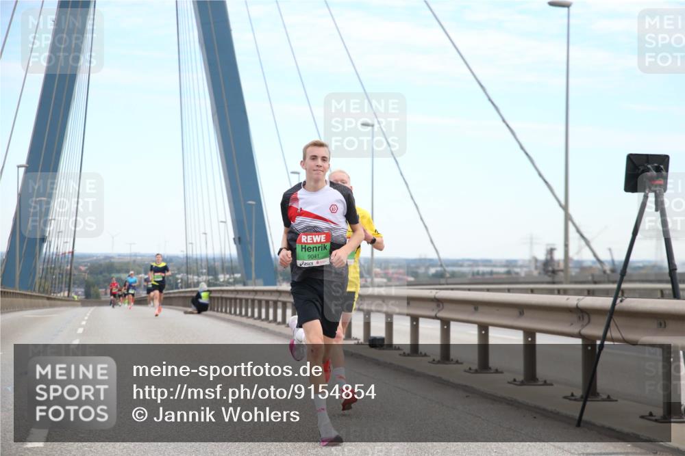 03.10.2025 - Köhlbrandbrückenlauf Jannik Wohlers http://msf.ph/oto/9154854 03.10.2025 15:18:02 Position 1 9041 meine-sportfotos.de