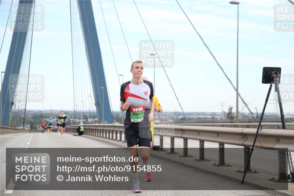 03.10.2025 - Köhlbrandbrückenlauf Jannik Wohlers http://msf.ph/oto/9154855 03.10.2025 15:18:02 Position 1 9041 meine-sportfotos.de