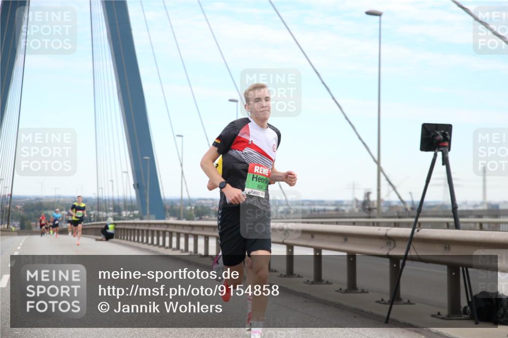 03.10.2025 - Köhlbrandbrückenlauf Jannik Wohlers http://msf.ph/oto/9154858 03.10.2025 15:18:02 Position 1 9041 meine-sportfotos.de