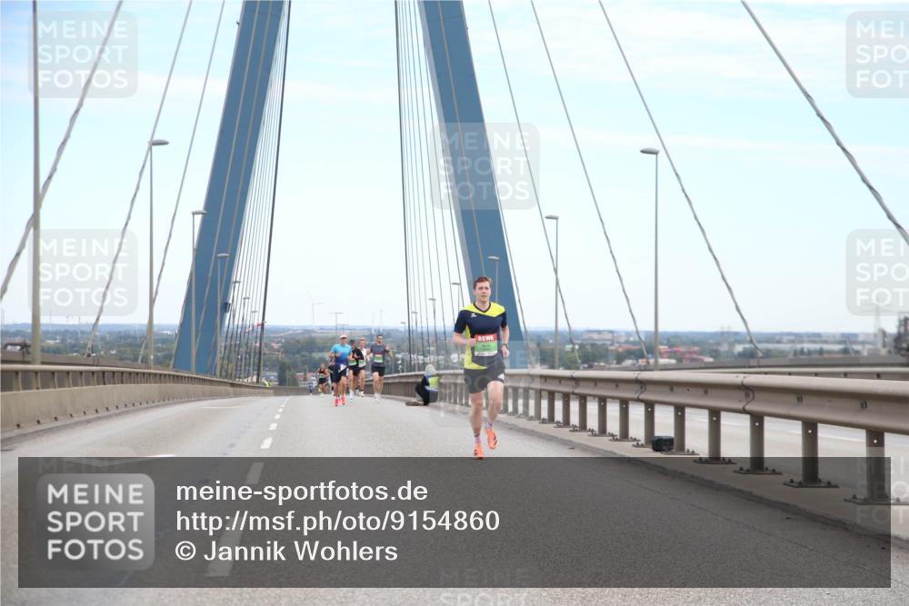 03.10.2025 - Köhlbrandbrückenlauf Jannik Wohlers http://msf.ph/oto/9154860 03.10.2025 15:18:07 Position 1  meine-sportfotos.de