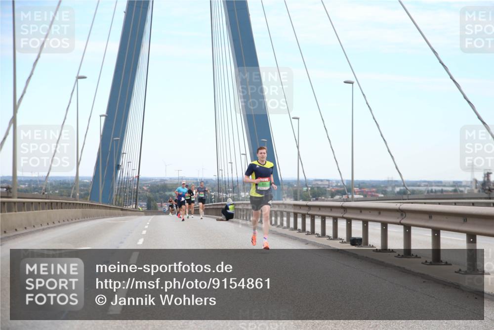 03.10.2025 - Köhlbrandbrückenlauf Jannik Wohlers http://msf.ph/oto/9154861 03.10.2025 15:18:07 Position 1  meine-sportfotos.de