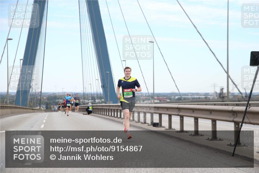 03.10.2025 - Köhlbrandbrückenlauf Jannik Wohlers http://msf.ph/oto/9154867 03.10.2025 15:18:08 Position 1  meine-sportfotos.de