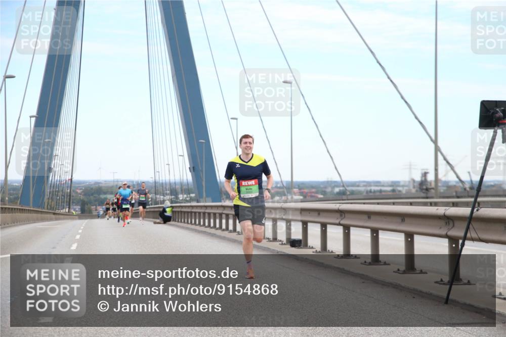 03.10.2025 - Köhlbrandbrückenlauf Jannik Wohlers http://msf.ph/oto/9154868 03.10.2025 15:18:08 Position 1  meine-sportfotos.de