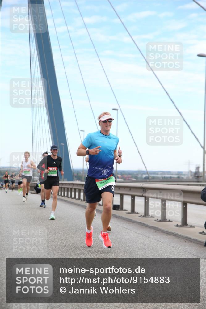 03.10.2025 - Köhlbrandbrückenlauf Jannik Wohlers http://msf.ph/oto/9154883 03.10.2025 15:18:16 Position 1  meine-sportfotos.de