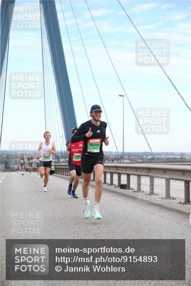 03.10.2025 - Köhlbrandbrückenlauf Jannik Wohlers http://msf.ph/oto/9154893 03.10.2025 15:18:17 Position 1 96, 7050 meine-sportfotos.de