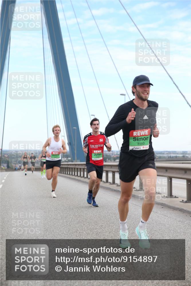 03.10.2025 - Köhlbrandbrückenlauf Jannik Wohlers http://msf.ph/oto/9154897 03.10.2025 15:18:18 Position 1 9617, 96, 7250, 7050 meine-sportfotos.de