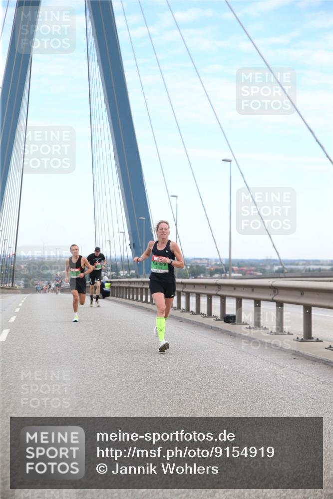 03.10.2025 - Köhlbrandbrückenlauf Jannik Wohlers http://msf.ph/oto/9154919 03.10.2025 15:18:23 Position 1 9564 meine-sportfotos.de