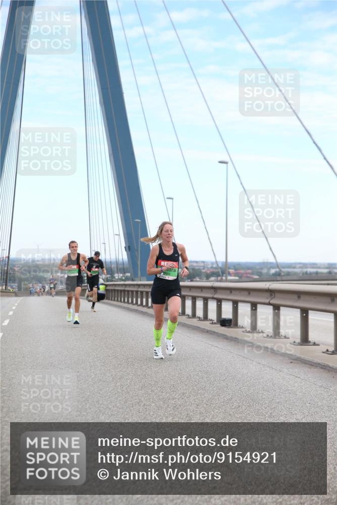 03.10.2025 - Köhlbrandbrückenlauf Jannik Wohlers http://msf.ph/oto/9154921 03.10.2025 15:18:23 Position 1  meine-sportfotos.de