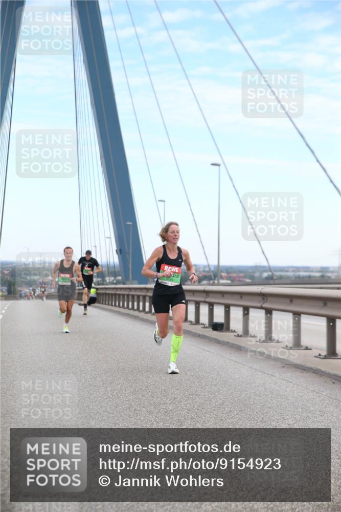 03.10.2025 - Köhlbrandbrückenlauf Jannik Wohlers http://msf.ph/oto/9154923 03.10.2025 15:18:23 Position 1 9564 meine-sportfotos.de