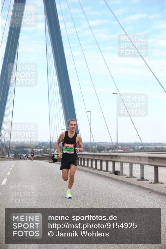 03.10.2025 - Köhlbrandbrückenlauf Jannik Wohlers http://msf.ph/oto/9154925 03.10.2025 15:18:25 Position 1 7066 meine-sportfotos.de