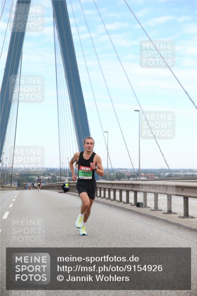 03.10.2025 - Köhlbrandbrückenlauf Jannik Wohlers http://msf.ph/oto/9154926 03.10.2025 15:18:25 Position 1 7066 meine-sportfotos.de