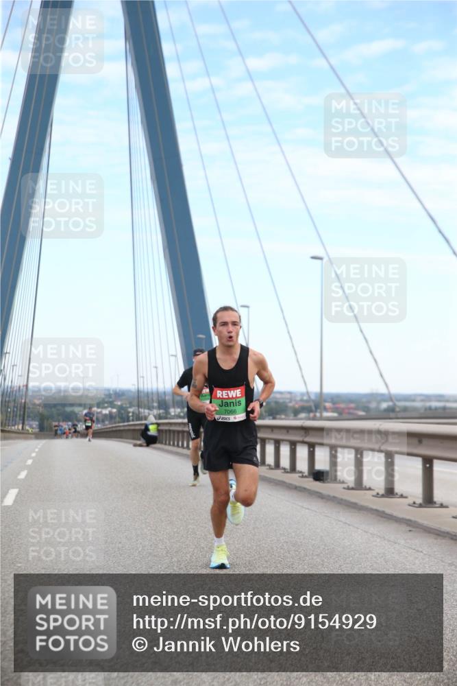 03.10.2025 - Köhlbrandbrückenlauf Jannik Wohlers http://msf.ph/oto/9154929 03.10.2025 15:18:25 Position 1 7066 meine-sportfotos.de