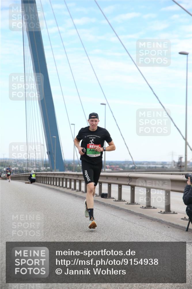 03.10.2025 - Köhlbrandbrückenlauf Jannik Wohlers http://msf.ph/oto/9154938 03.10.2025 15:18:27 Position 1  meine-sportfotos.de