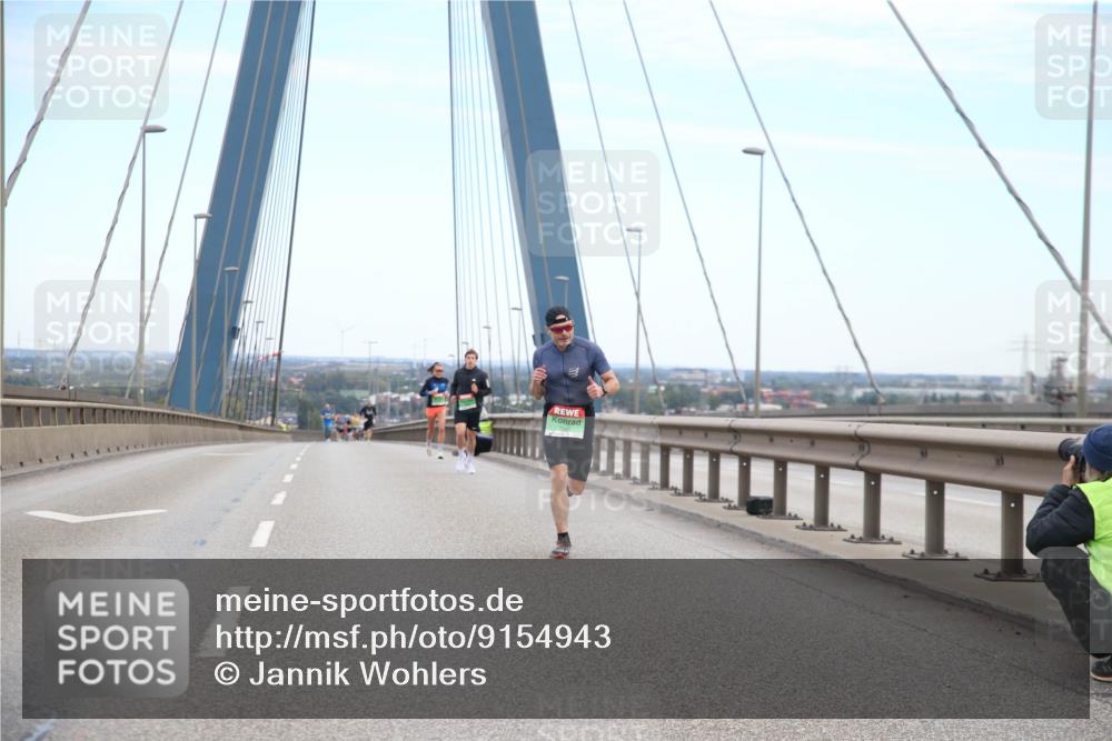 03.10.2025 - Köhlbrandbrückenlauf Jannik Wohlers http://msf.ph/oto/9154943 03.10.2025 15:18:38 Position 1  meine-sportfotos.de