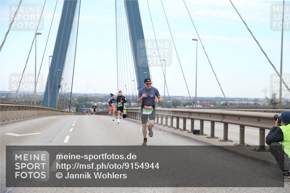03.10.2025 - Köhlbrandbrückenlauf Jannik Wohlers http://msf.ph/oto/9154944 03.10.2025 15:18:38 Position 1 7045 meine-sportfotos.de