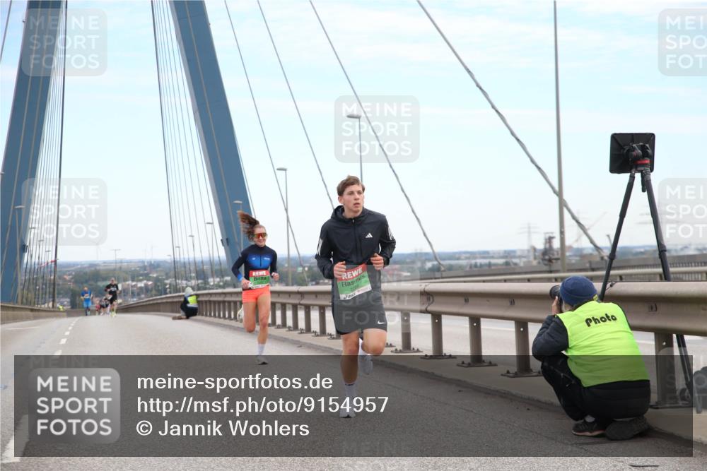 03.10.2025 - Köhlbrandbrückenlauf Jannik Wohlers http://msf.ph/oto/9154957 03.10.2025 15:18:43 Position 1 7286 meine-sportfotos.de