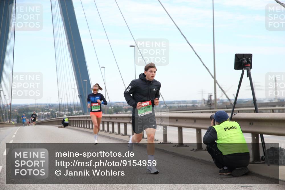 03.10.2025 - Köhlbrandbrückenlauf Jannik Wohlers http://msf.ph/oto/9154959 03.10.2025 15:18:43 Position 1 7286 meine-sportfotos.de