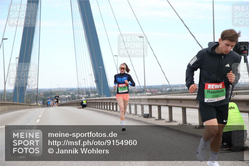03.10.2025 - Köhlbrandbrückenlauf Jannik Wohlers http://msf.ph/oto/9154960 03.10.2025 15:18:44 Position 1 7286 meine-sportfotos.de