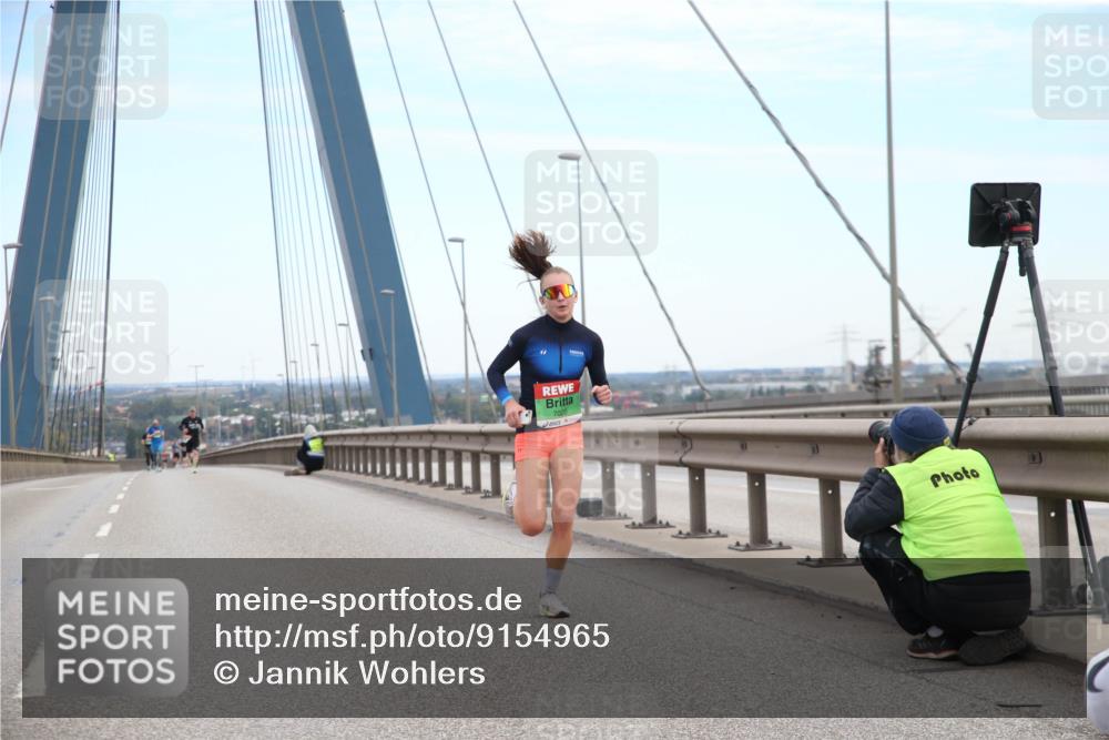 03.10.2025 - Köhlbrandbrückenlauf Jannik Wohlers http://msf.ph/oto/9154965 03.10.2025 15:18:44 Position 1 7020 meine-sportfotos.de