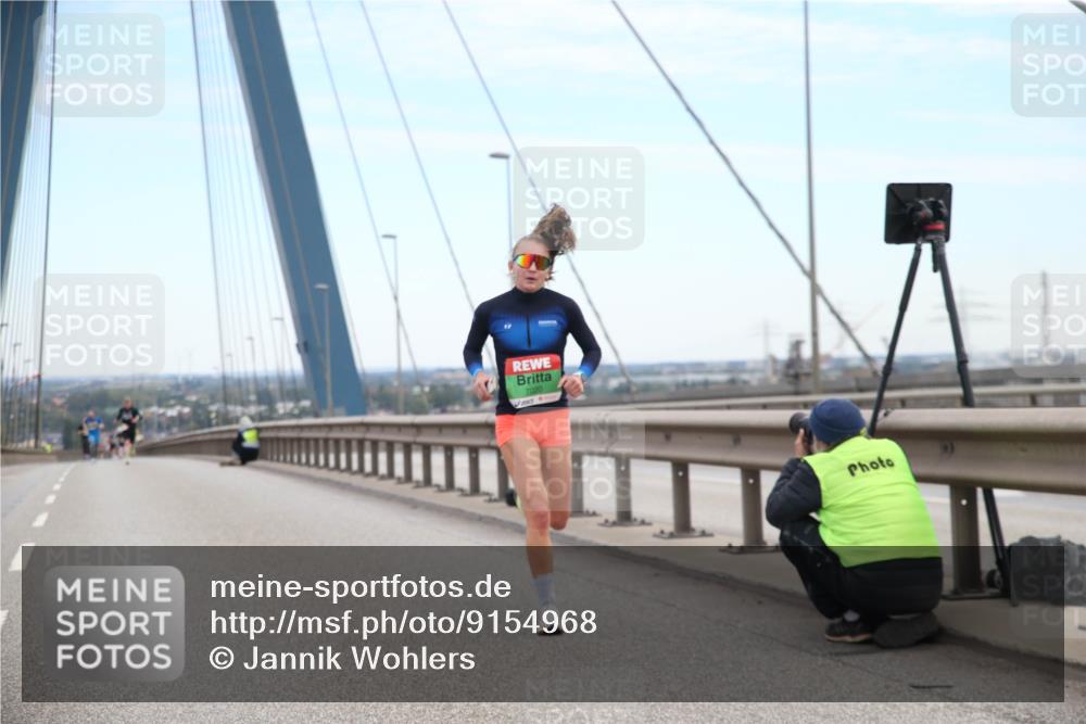 03.10.2025 - Köhlbrandbrückenlauf Jannik Wohlers http://msf.ph/oto/9154968 03.10.2025 15:18:45 Position 1 7020 meine-sportfotos.de