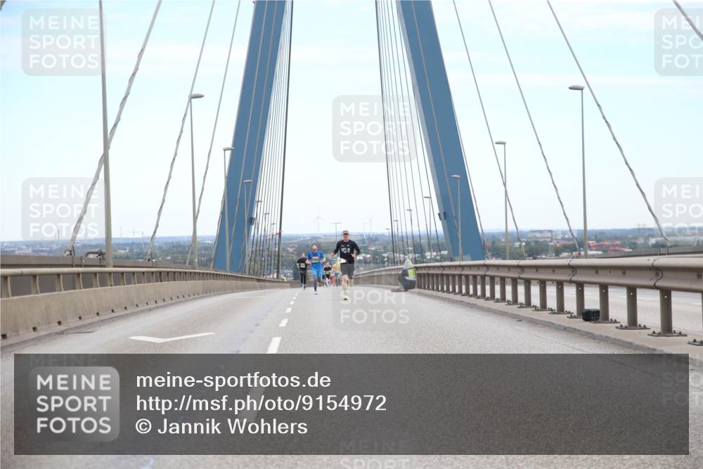 03.10.2025 - Köhlbrandbrückenlauf Jannik Wohlers http://msf.ph/oto/9154972 03.10.2025 15:18:50 Position 1  meine-sportfotos.de