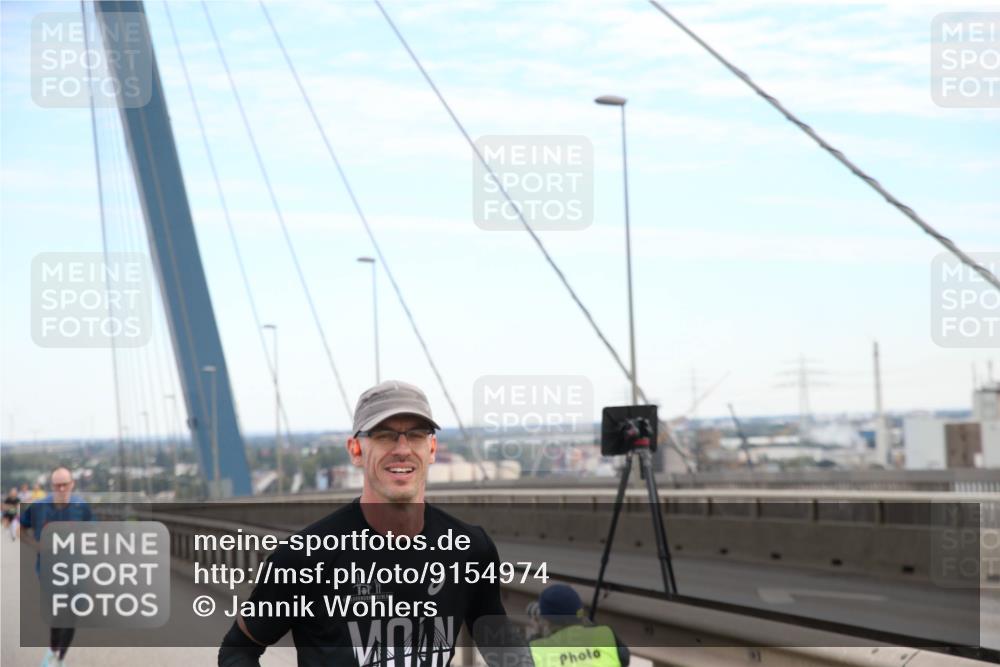 03.10.2025 - Köhlbrandbrückenlauf Jannik Wohlers http://msf.ph/oto/9154974 03.10.2025 15:18:58 Position 1  meine-sportfotos.de