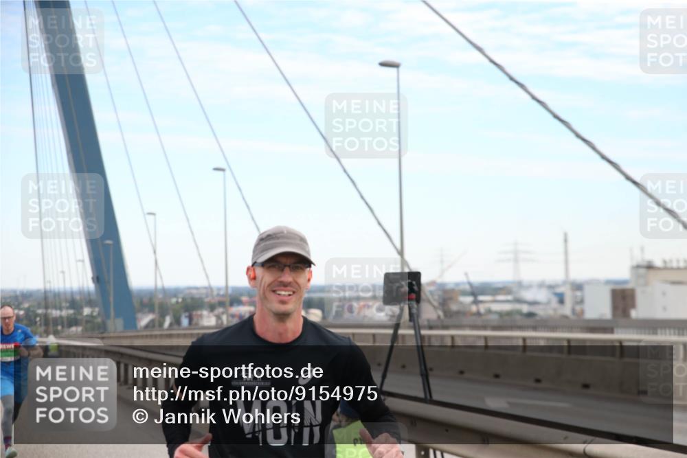 03.10.2025 - Köhlbrandbrückenlauf Jannik Wohlers http://msf.ph/oto/9154975 03.10.2025 15:18:58 Position 1  meine-sportfotos.de