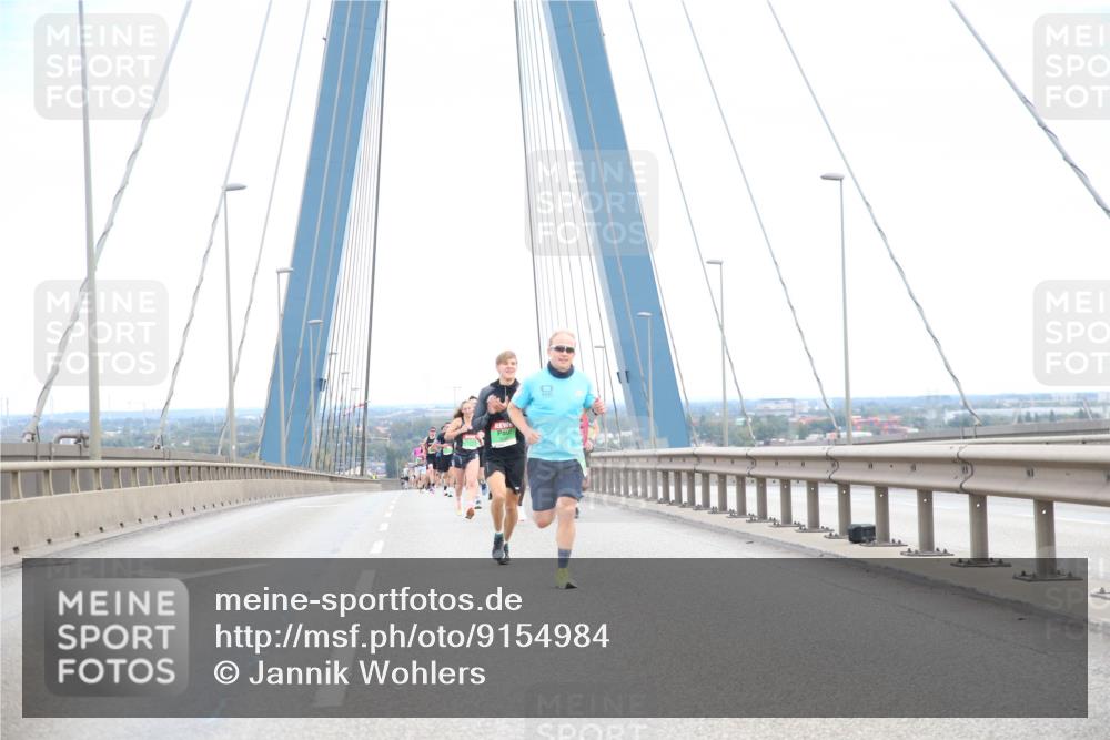 03.10.2025 - Köhlbrandbrückenlauf Jannik Wohlers http://msf.ph/oto/9154984 03.10.2025 15:19:53 Position 1  meine-sportfotos.de