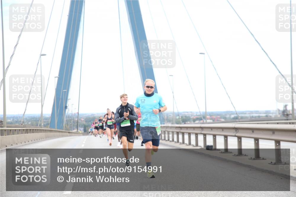 03.10.2025 - Köhlbrandbrückenlauf Jannik Wohlers http://msf.ph/oto/9154991 03.10.2025 15:19:54 Position 1  meine-sportfotos.de