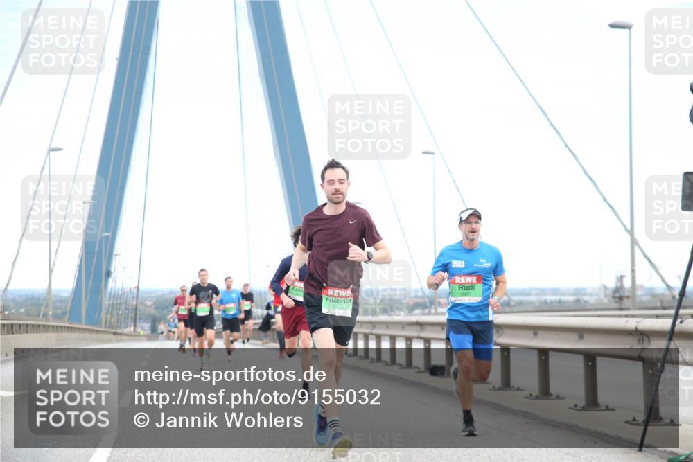 03.10.2025 - Köhlbrandbrückenlauf Jannik Wohlers http://msf.ph/oto/9155032 03.10.2025 15:20:00 Position 1 7074 meine-sportfotos.de