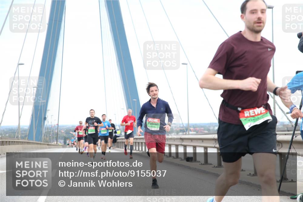 03.10.2025 - Köhlbrandbrückenlauf Jannik Wohlers http://msf.ph/oto/9155037 03.10.2025 15:20:01 Position 1 9461 meine-sportfotos.de