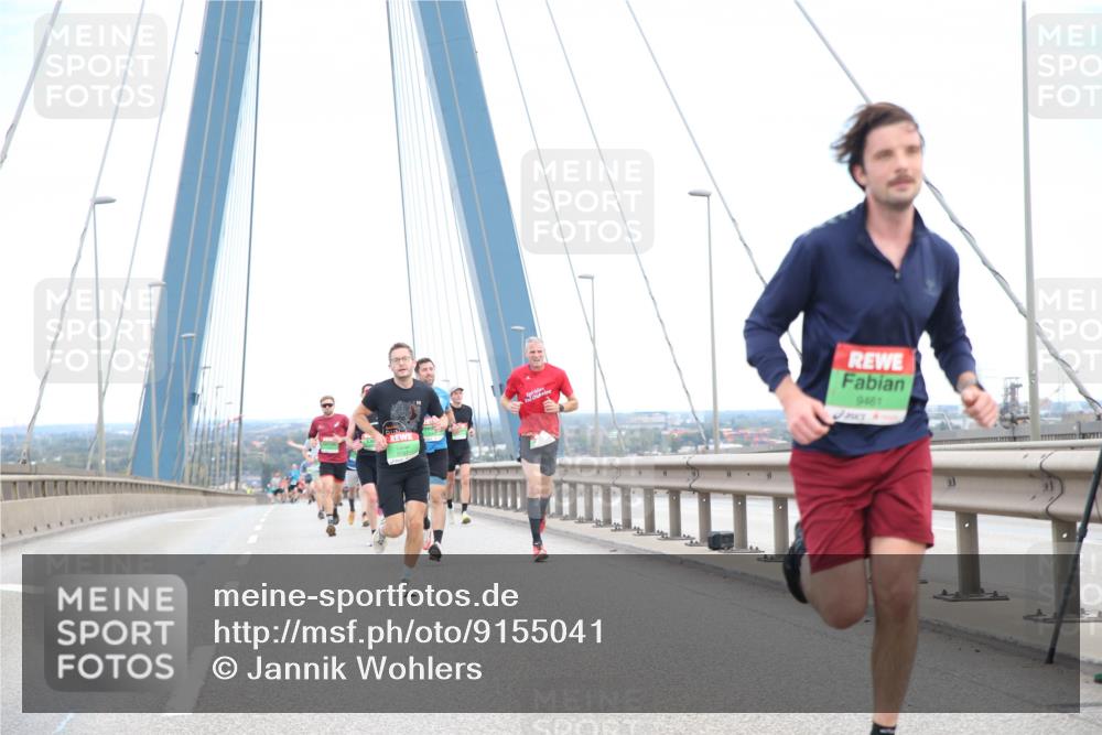 03.10.2025 - Köhlbrandbrückenlauf Jannik Wohlers http://msf.ph/oto/9155041 03.10.2025 15:20:02 Position 1 9461 meine-sportfotos.de