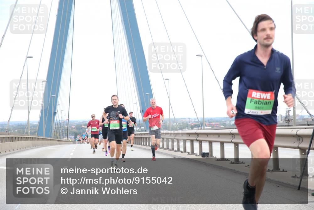 03.10.2025 - Köhlbrandbrückenlauf Jannik Wohlers http://msf.ph/oto/9155042 03.10.2025 15:20:02 Position 1 9461 meine-sportfotos.de