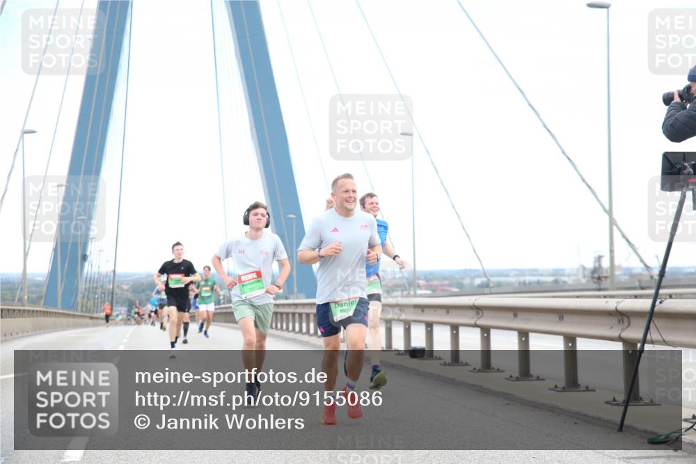 03.10.2025 - Köhlbrandbrückenlauf Jannik Wohlers http://msf.ph/oto/9155086 03.10.2025 15:20:10 Position 1 3617, 7117, 8993 meine-sportfotos.de