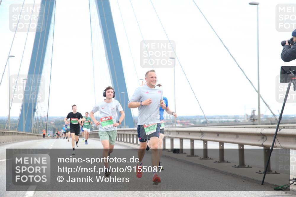 03.10.2025 - Köhlbrandbrückenlauf Jannik Wohlers http://msf.ph/oto/9155087 03.10.2025 15:20:10 Position 1 361, 7117, 8993 meine-sportfotos.de