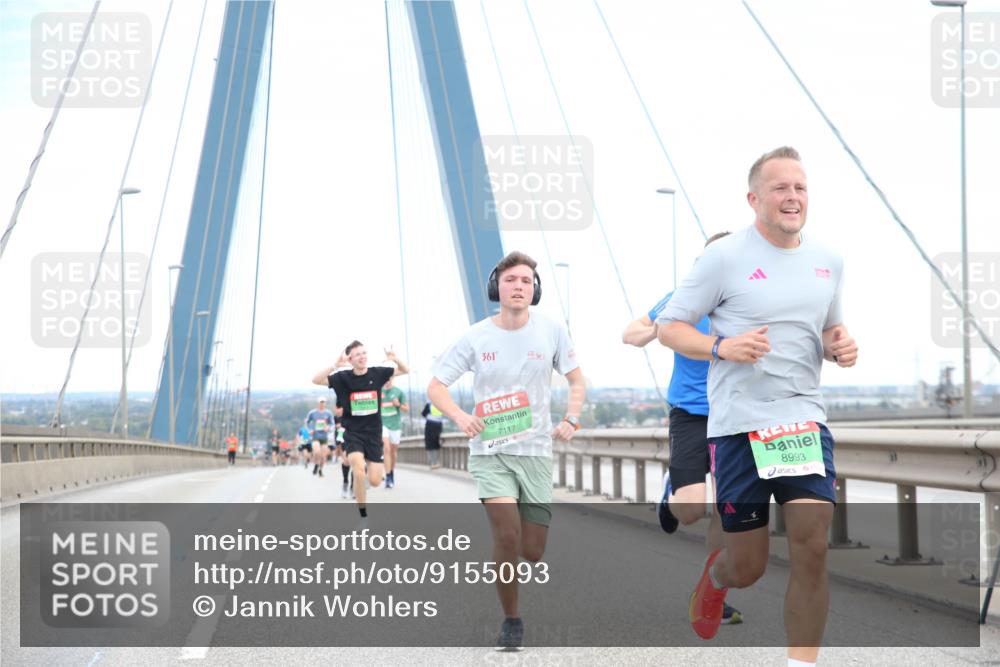03.10.2025 - Köhlbrandbrückenlauf Jannik Wohlers http://msf.ph/oto/9155093 03.10.2025 15:20:10 Position 1 361, 7117, 8993 meine-sportfotos.de