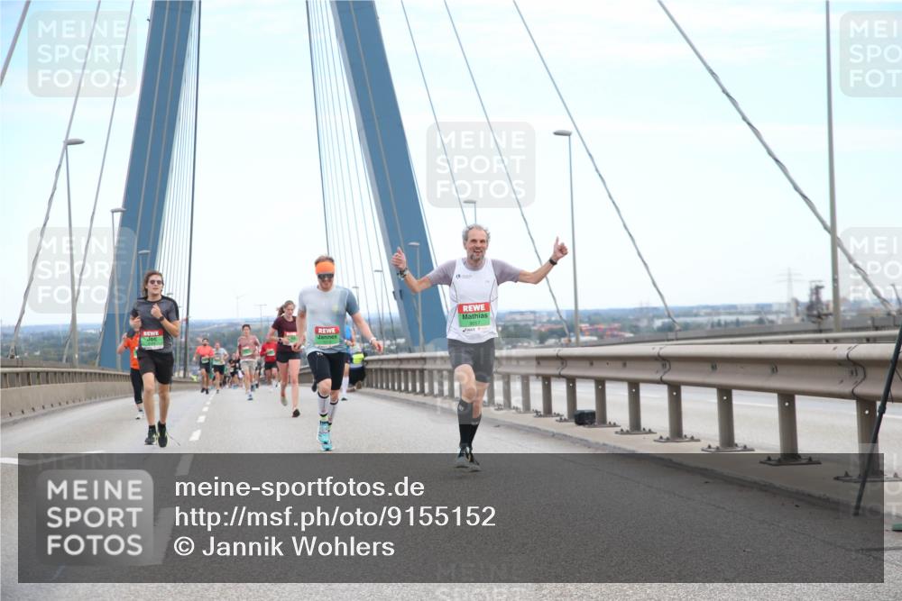 03.10.2025 - Köhlbrandbrückenlauf Jannik Wohlers http://msf.ph/oto/9155152 03.10.2025 15:20:32 Position 1  meine-sportfotos.de