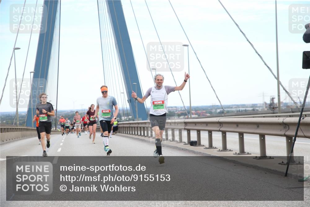 03.10.2025 - Köhlbrandbrückenlauf Jannik Wohlers http://msf.ph/oto/9155153 03.10.2025 15:20:33 Position 1 9057 meine-sportfotos.de