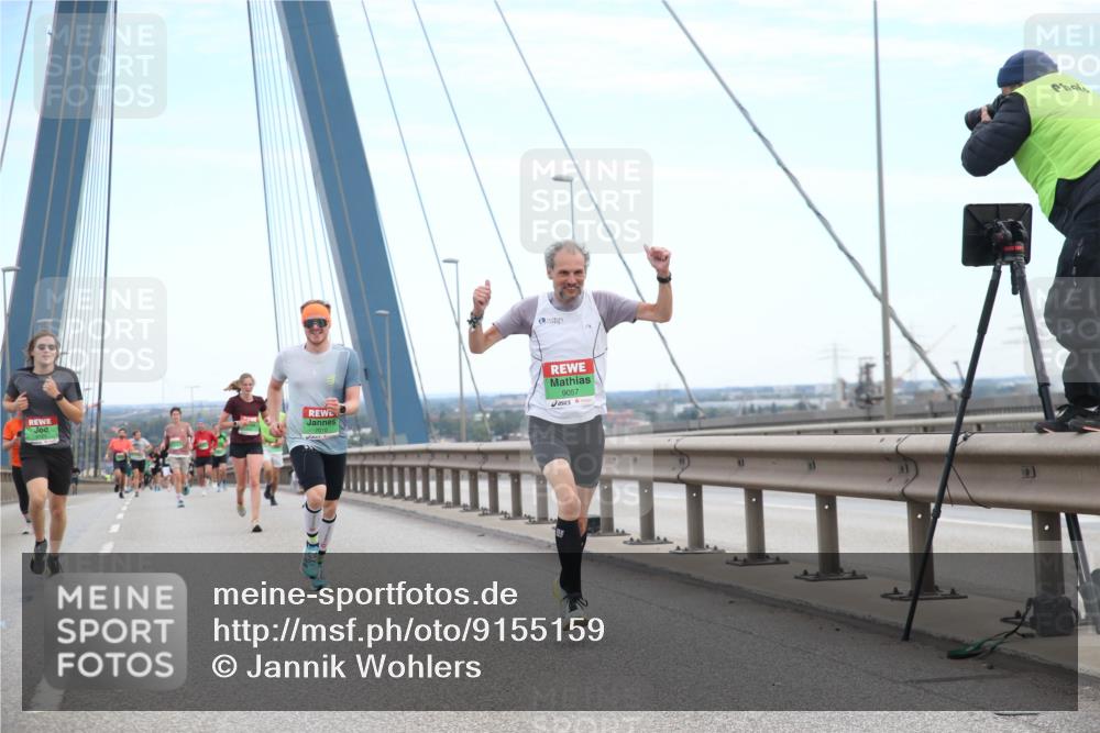 03.10.2025 - Köhlbrandbrückenlauf Jannik Wohlers http://msf.ph/oto/9155159 03.10.2025 15:20:33 Position 1 9057 meine-sportfotos.de