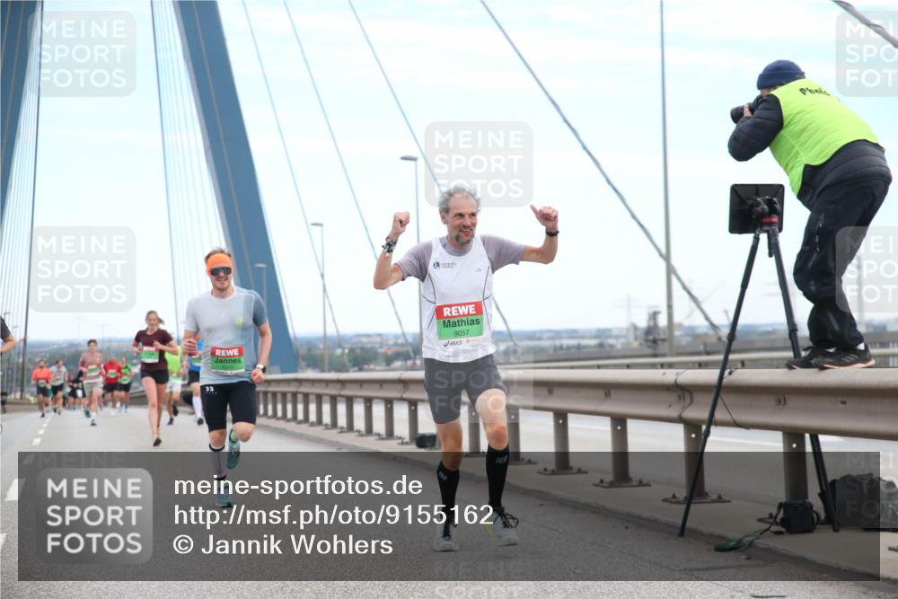 03.10.2025 - Köhlbrandbrückenlauf Jannik Wohlers http://msf.ph/oto/9155162 03.10.2025 15:20:34 Position 1 33, 9057 meine-sportfotos.de