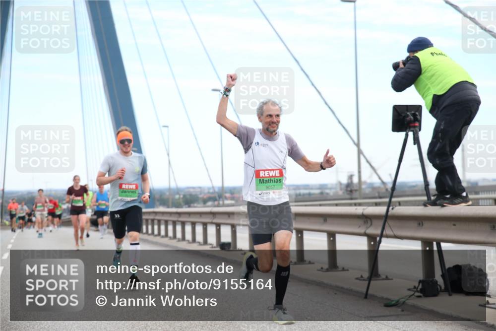 03.10.2025 - Köhlbrandbrückenlauf Jannik Wohlers http://msf.ph/oto/9155164 03.10.2025 15:20:34 Position 1 9057 meine-sportfotos.de