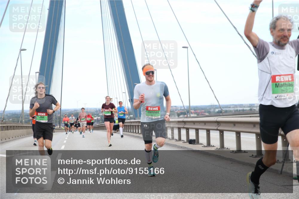 03.10.2025 - Köhlbrandbrückenlauf Jannik Wohlers http://msf.ph/oto/9155166 03.10.2025 15:20:34 Position 1 33, 7010, 9057 meine-sportfotos.de