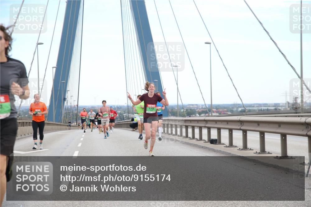 03.10.2025 - Köhlbrandbrückenlauf Jannik Wohlers http://msf.ph/oto/9155174 03.10.2025 15:20:36 Position 1 7051 meine-sportfotos.de