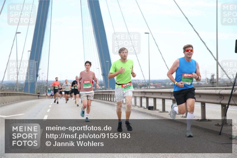 03.10.2025 - Köhlbrandbrückenlauf Jannik Wohlers http://msf.ph/oto/9155193 03.10.2025 15:20:40 Position 1 7100, 7072, 7082 meine-sportfotos.de