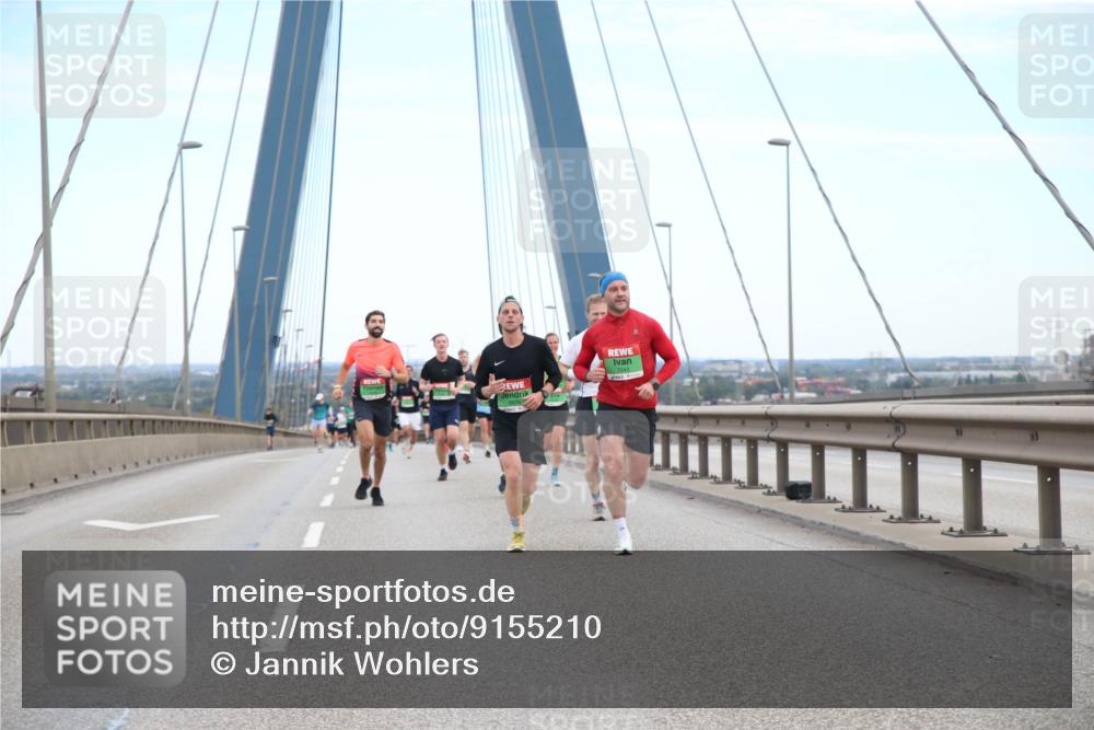 03.10.2025 - Köhlbrandbrückenlauf Jannik Wohlers http://msf.ph/oto/9155210 03.10.2025 15:20:43 Position 1  meine-sportfotos.de