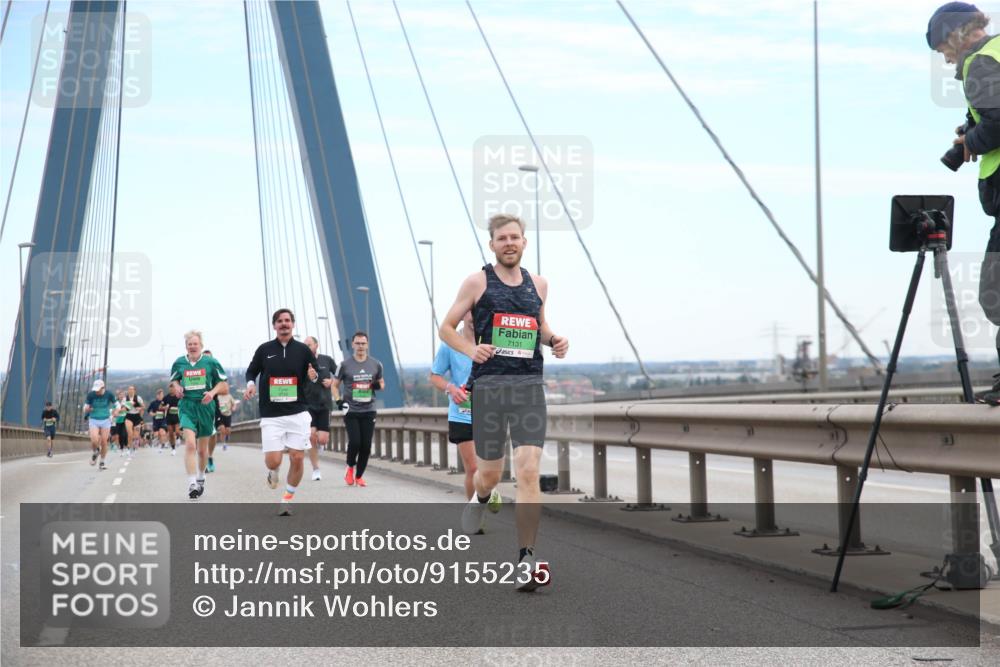 03.10.2025 - Köhlbrandbrückenlauf Jannik Wohlers http://msf.ph/oto/9155235 03.10.2025 15:20:51 Position 1 7131 meine-sportfotos.de