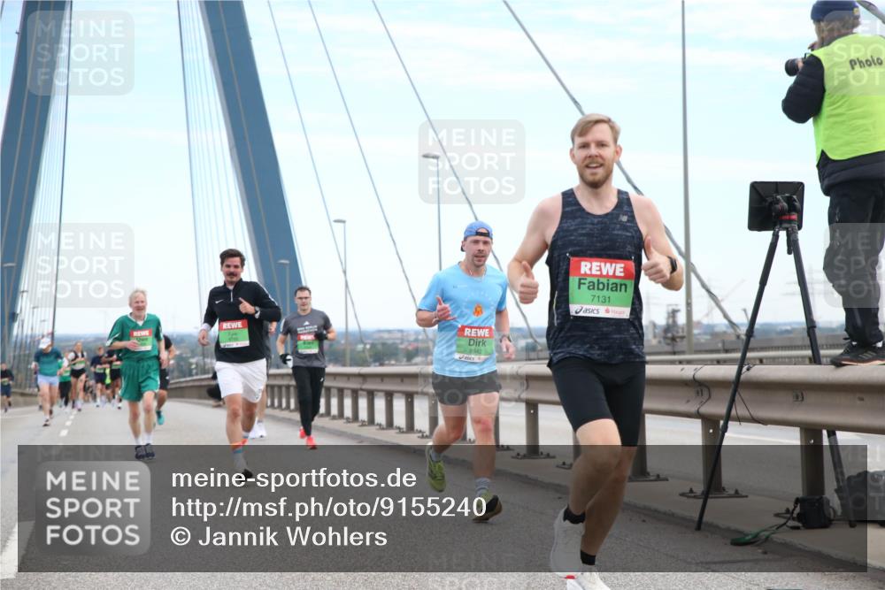 03.10.2025 - Köhlbrandbrückenlauf Jannik Wohlers http://msf.ph/oto/9155240 03.10.2025 15:20:52 Position 1 8942, 7131 meine-sportfotos.de