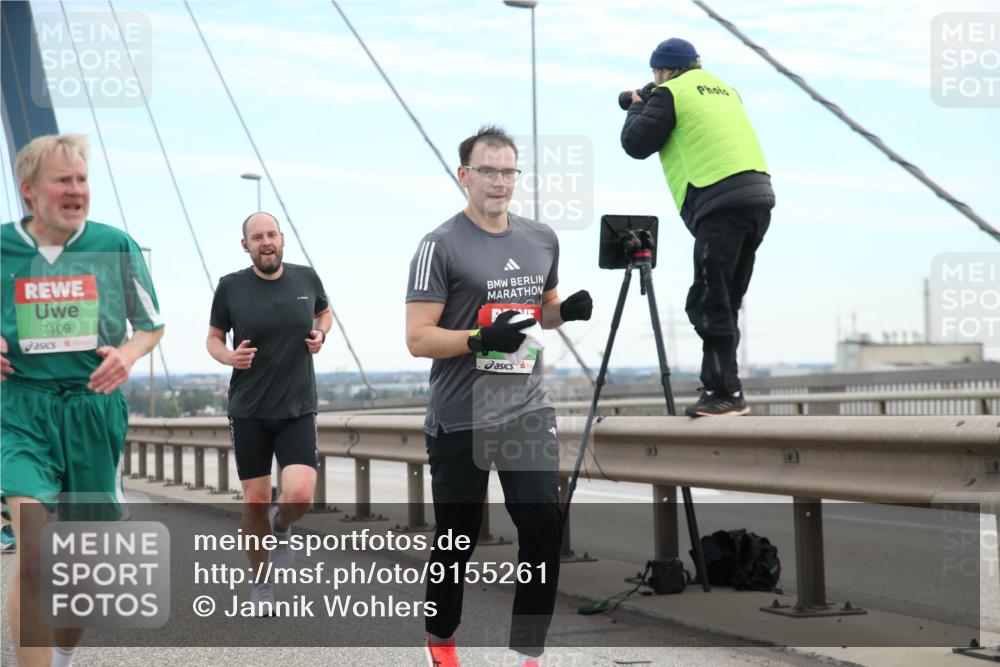 03.10.2025 - Köhlbrandbrückenlauf Jannik Wohlers http://msf.ph/oto/9155261 03.10.2025 15:20:55 Position 1 7109 meine-sportfotos.de