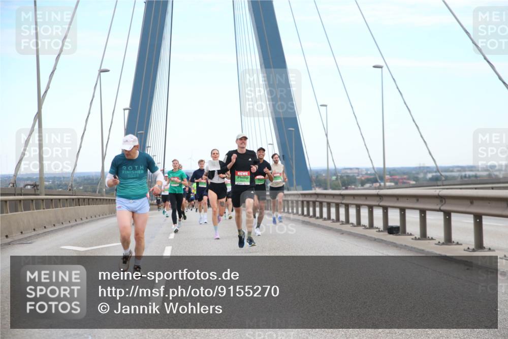 03.10.2025 - Köhlbrandbrückenlauf Jannik Wohlers http://msf.ph/oto/9155270 03.10.2025 15:20:59 Position 1 2025, 9525 meine-sportfotos.de