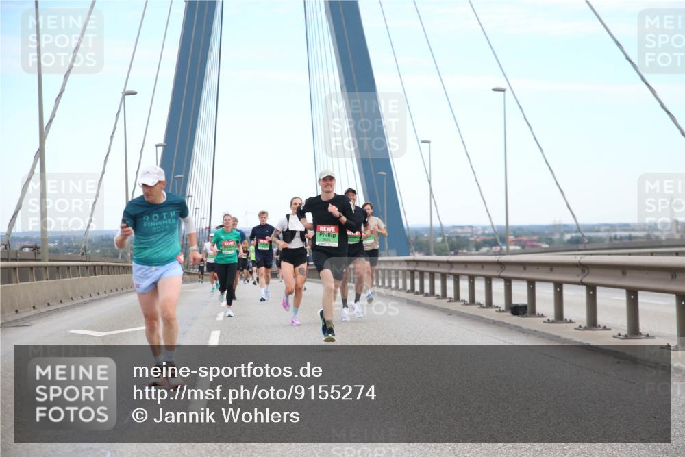 03.10.2025 - Köhlbrandbrückenlauf Jannik Wohlers http://msf.ph/oto/9155274 03.10.2025 15:20:59 Position 1 2025 meine-sportfotos.de